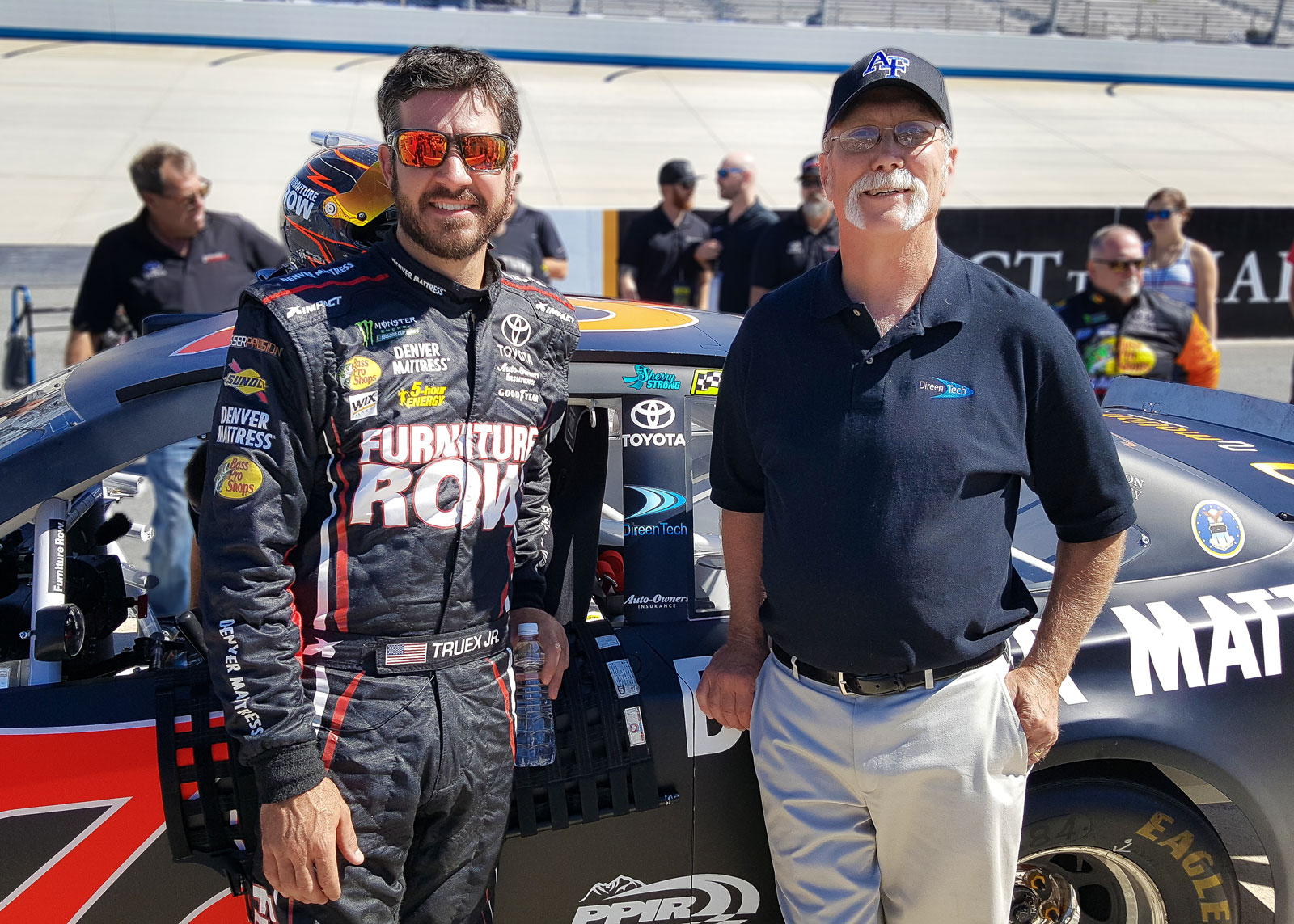NeuroGroove Race Day Provides Thrilling Experience for Veterans, Civilians Suffering from Spinal Cord Injuries | DireenTech